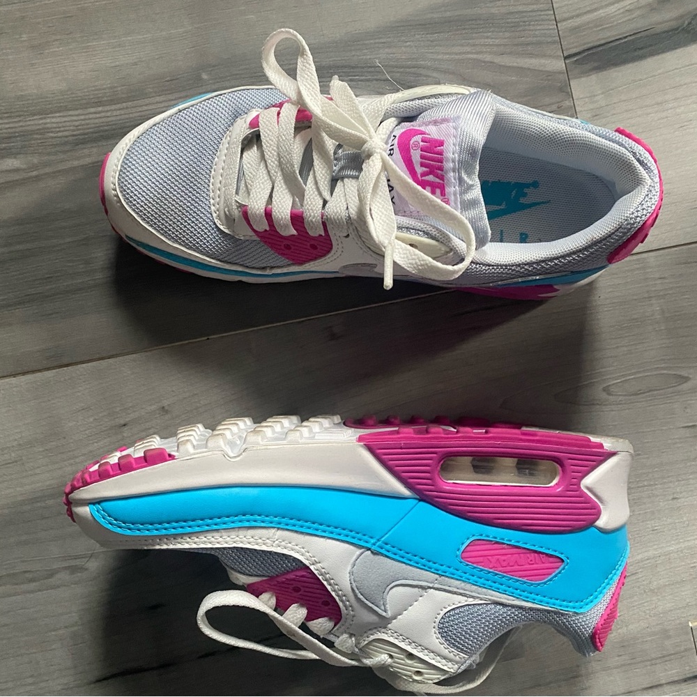 Worn 1x, size 6.5